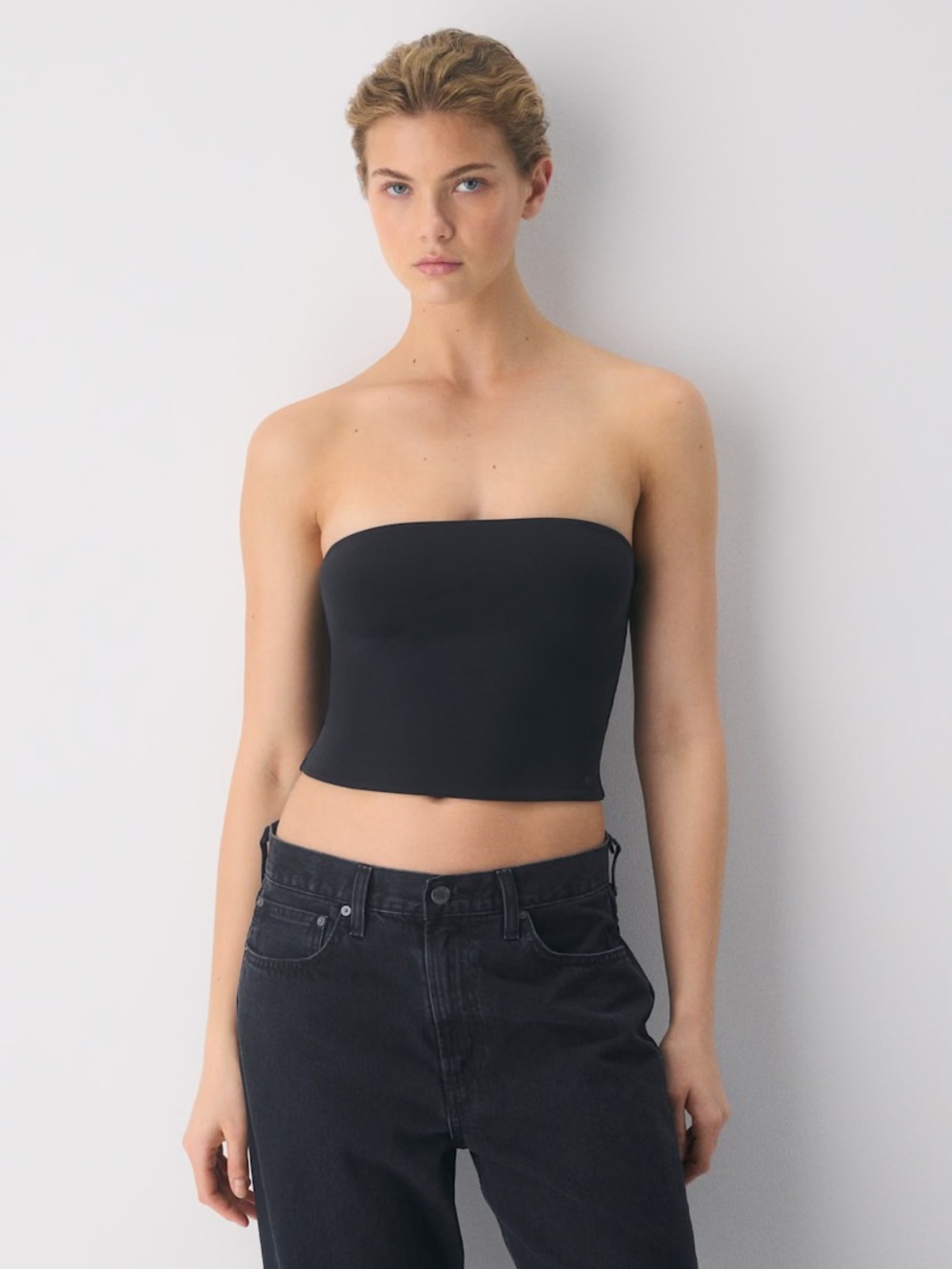 Aritzia Contour Black Strapless Waist Length Bandeau Top - M